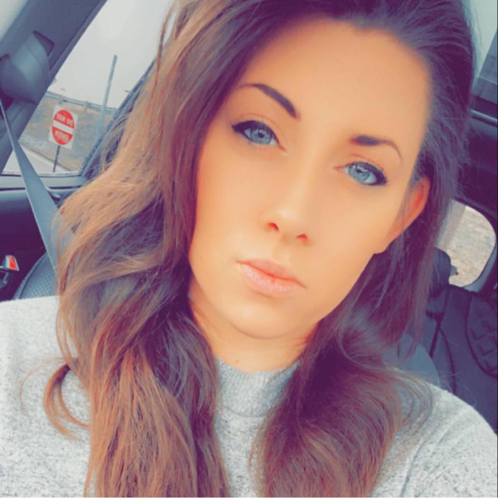 Meet your Posher, Cynthia